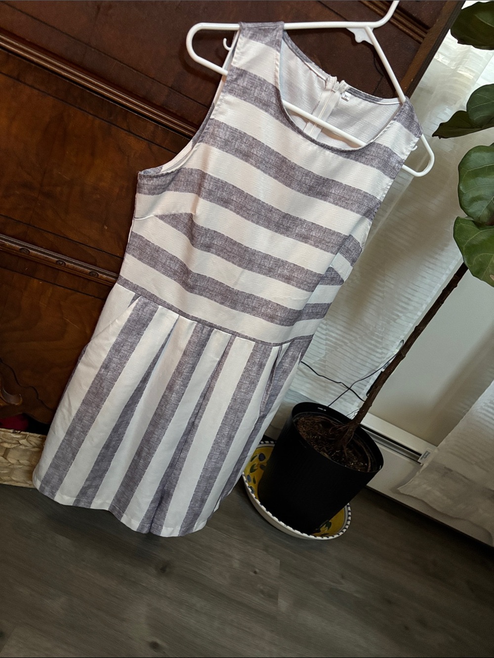 Sleeveless Striped Summer Romper - White & Gray